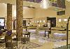 Hotel Marriott Courtyard Lobby